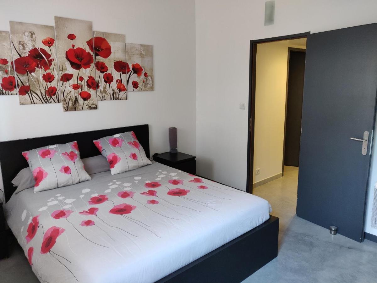 Bed and Breakfast Les Terrasses De Valensole Exterior foto