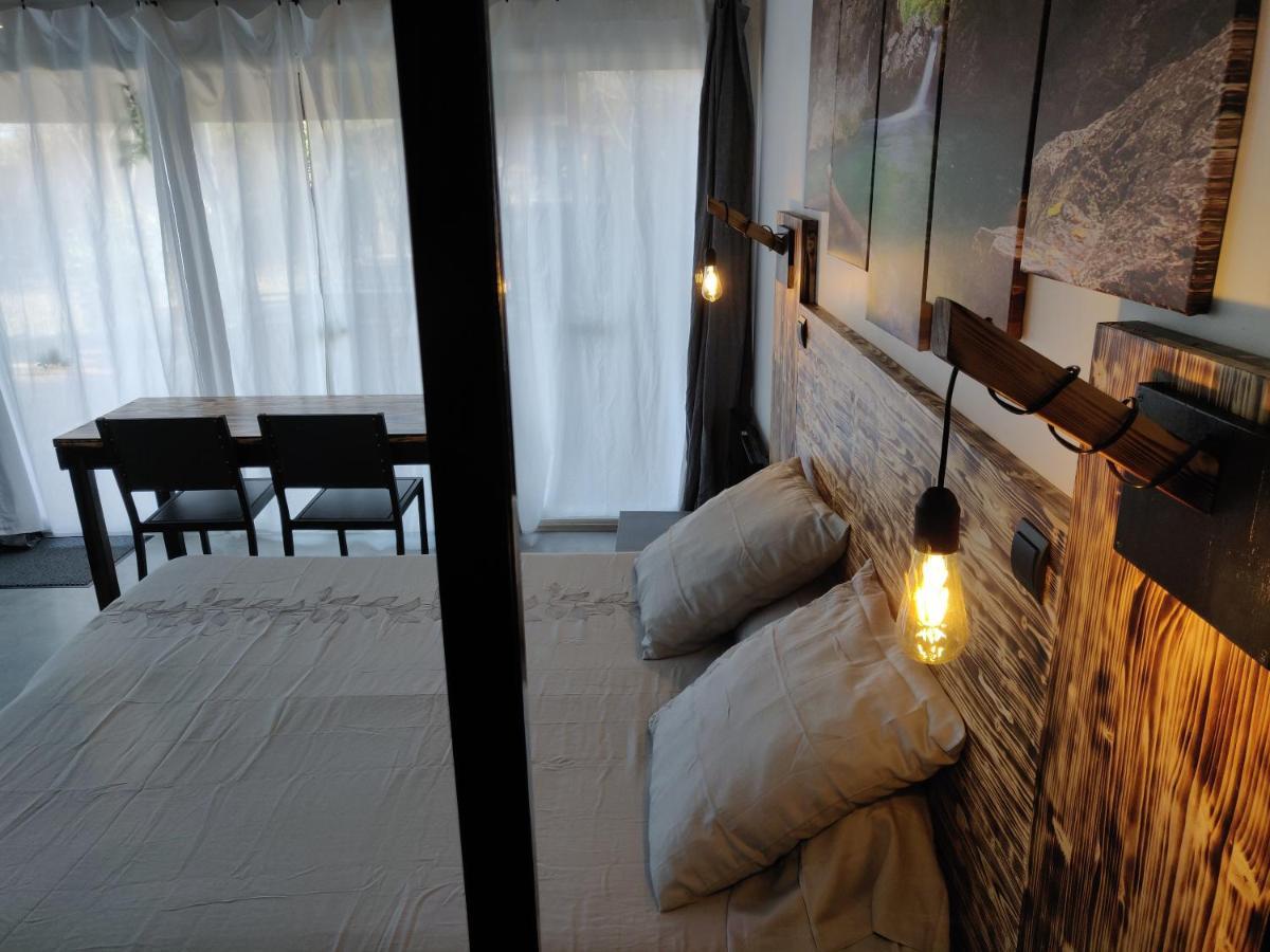 Bed and Breakfast Les Terrasses De Valensole Exterior foto
