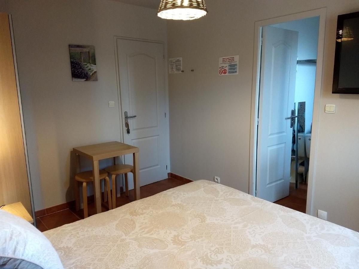 Bed and Breakfast Les Terrasses De Valensole Exterior foto