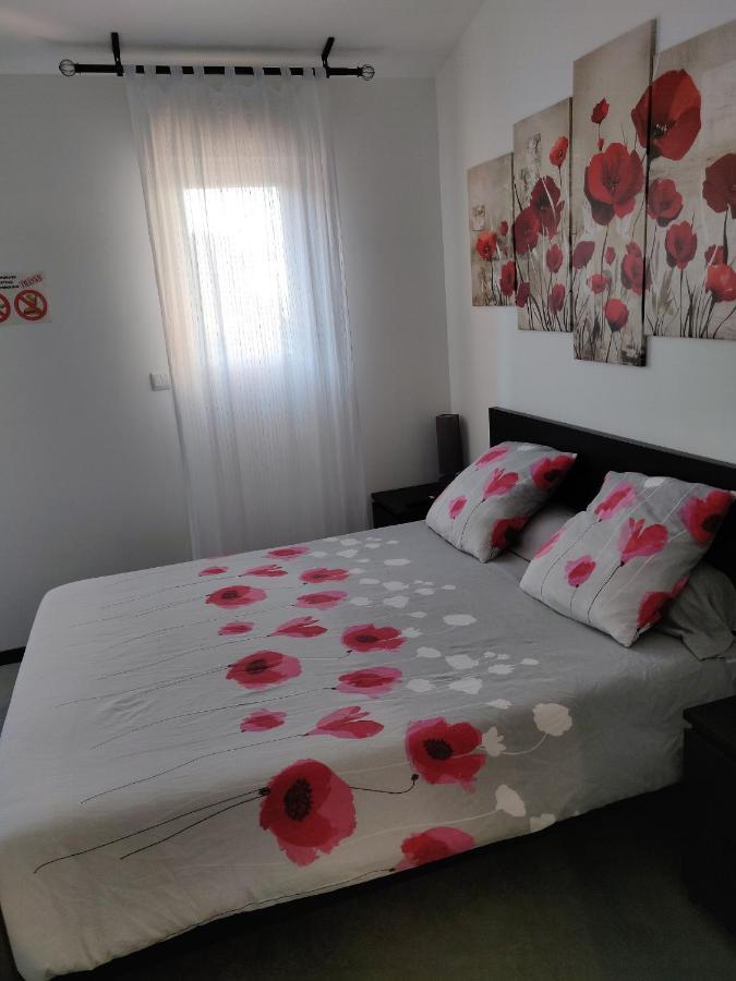 Bed and Breakfast Les Terrasses De Valensole Exterior foto