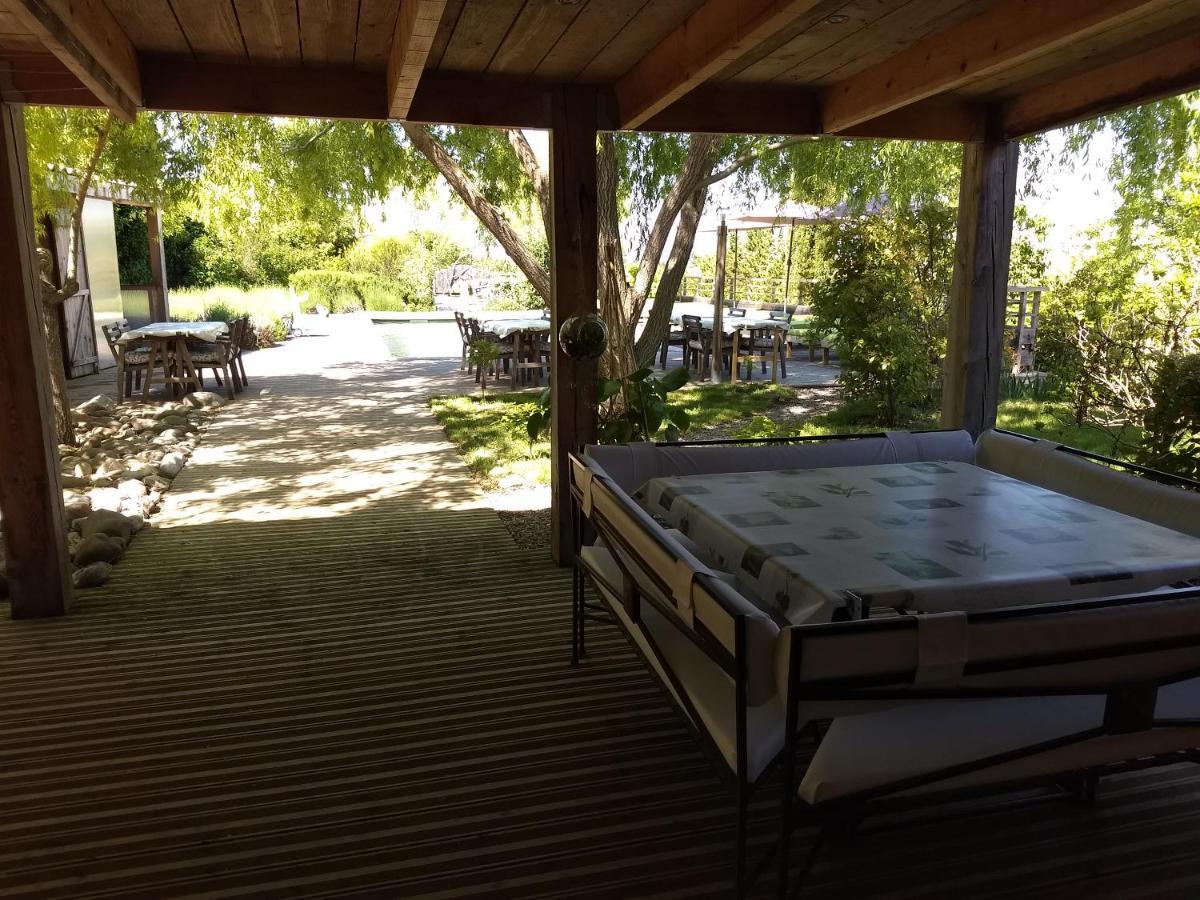 Bed and Breakfast Les Terrasses De Valensole Exterior foto