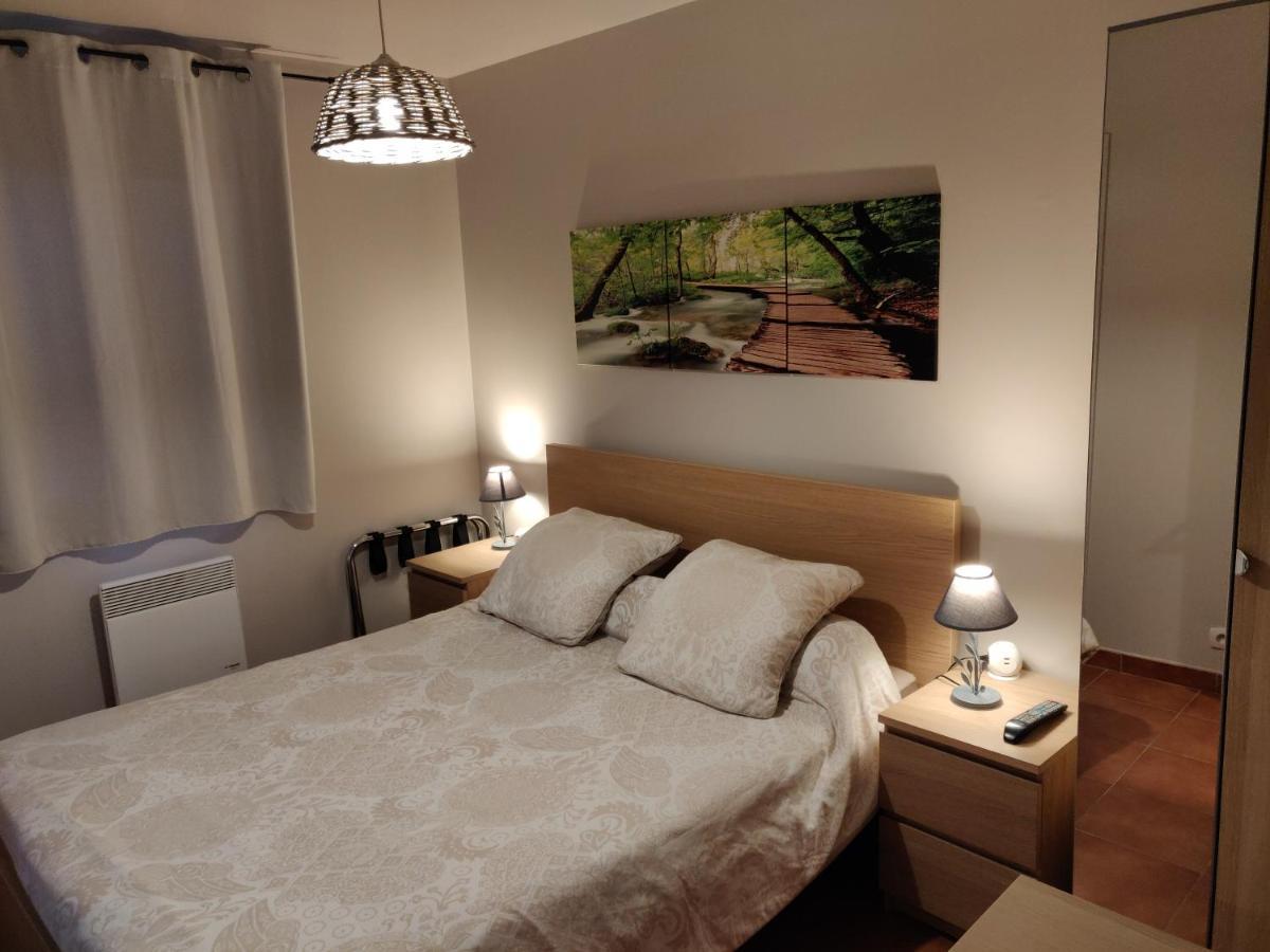 Bed and Breakfast Les Terrasses De Valensole Exterior foto