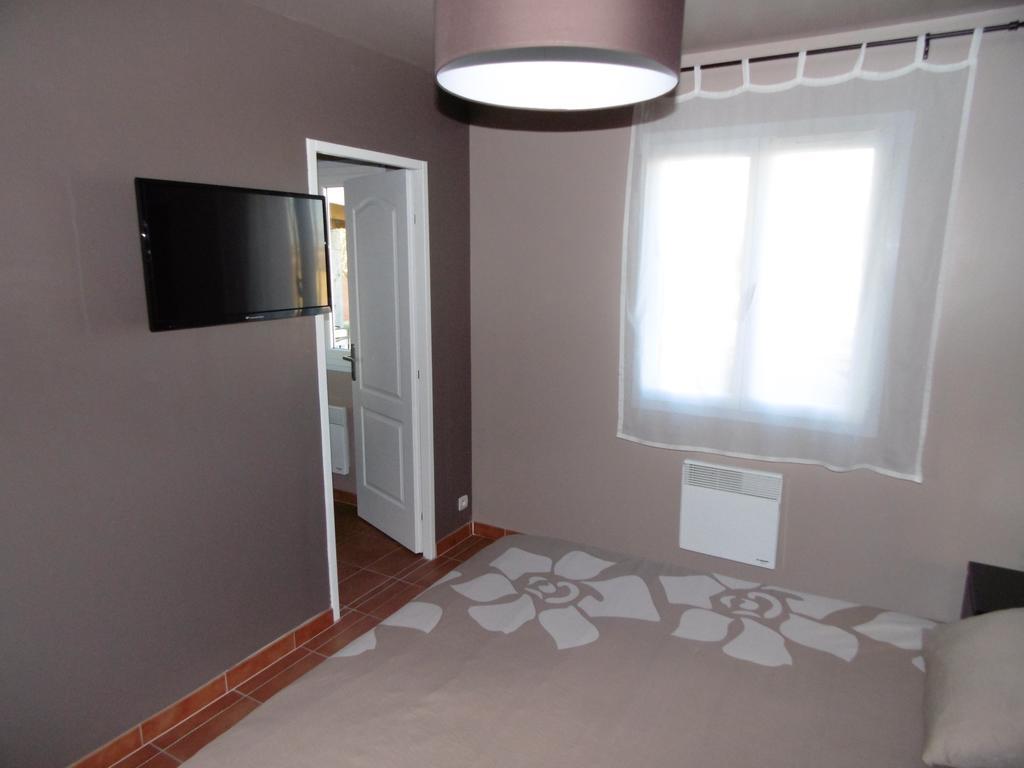 Bed and Breakfast Les Terrasses De Valensole Zimmer foto
