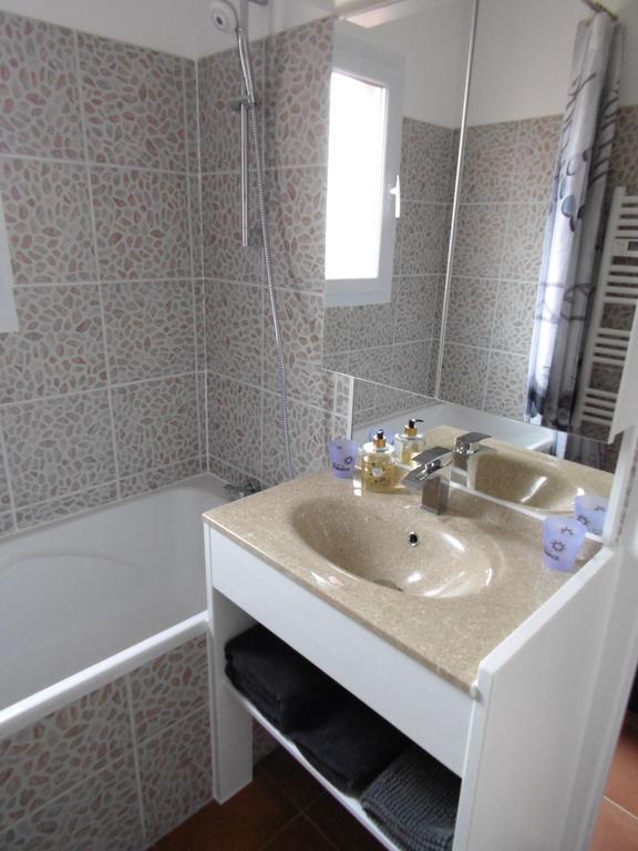Bed and Breakfast Les Terrasses De Valensole Exterior foto