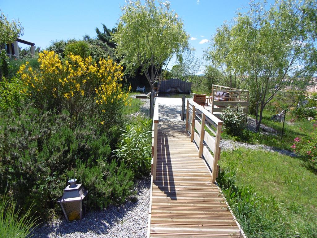 Bed and Breakfast Les Terrasses De Valensole Exterior foto